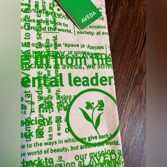 NWT AVEDA Certified Organic Cotton tote. Green & ivory. - Picture 4 of 9